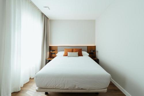 One-Bedroom Deluxe Apartment