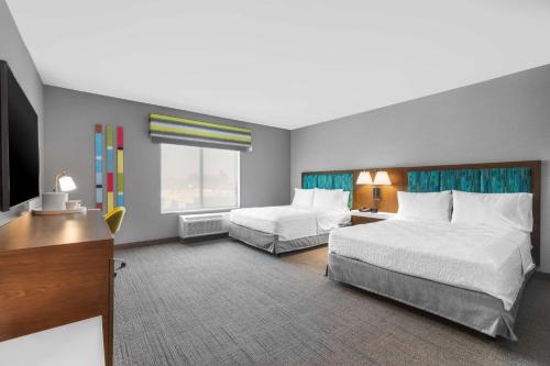 2 queen beds