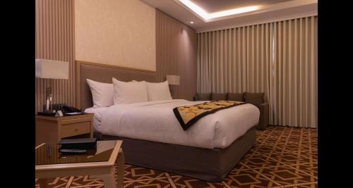 Best Western Plus Jeddah Hotel Madinah Road Room Type - Superior King Room - Non-Smoking