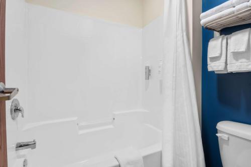 Sierra Inn Minot - image 7
