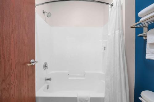 Sierra Inn Minot - image 10