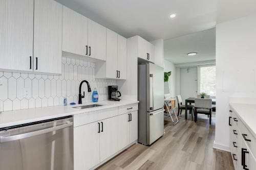 Arlington 2BR: Modern Comfort Meets City Life in Arlington, USA