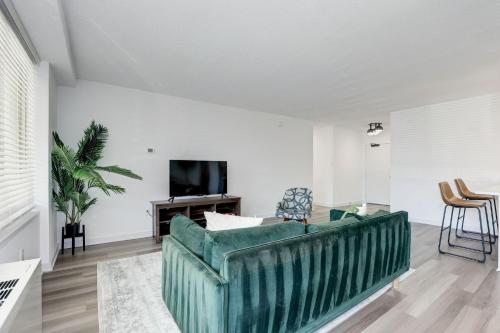 Arlington 2BR: Modern Comfort Meets City Life in Arlington, USA