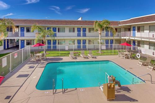 Piscina, Motel 6 Phoenix, AZ - North Bell Road in Phoenix (AZ)