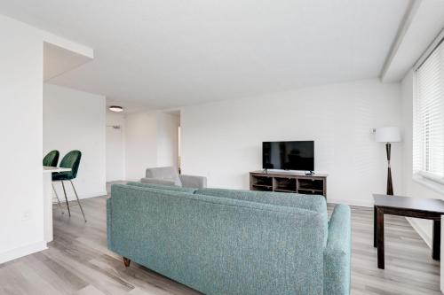 Urban Charm: 2BR Modern Retreat Close to Downtown in Arlington, USA