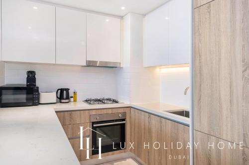 LUX Contemporary Suite with Marina View 3, Dubaj (fotografie 11)