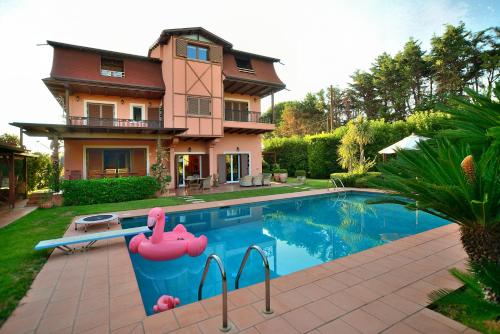 Superior One-Bedroom Apartment with Balcony