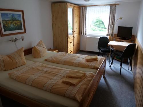 1 queen bed