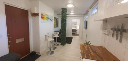 Beautiful basement apartment, very private and close to the metro, Stoccolma (foto 9)