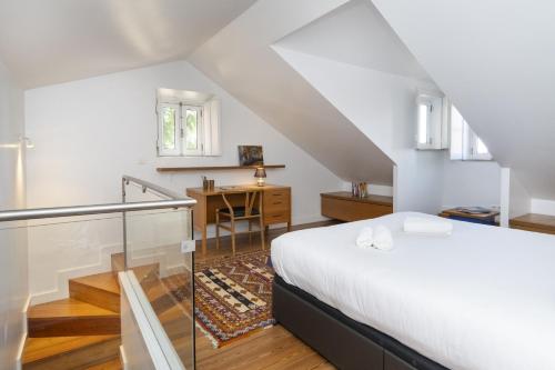Stylish Duplex Apartment in Baixa Lisbon Central & Spacious - TTL321 - image 6
