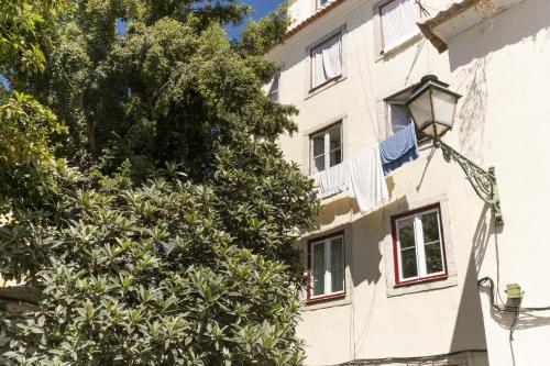 Stylish Duplex Apartment in Baixa Lisbon Central & Spacious - TTL321 - image 11