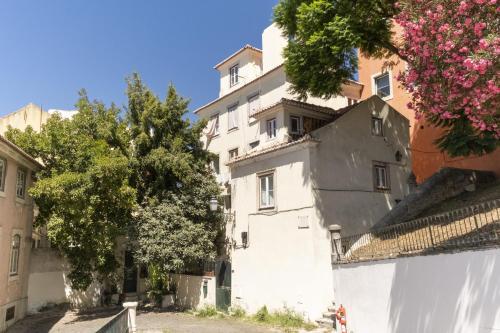 Stylish Duplex Apartment in Baixa Lisbon Central & Spacious - TTL321 - image 14