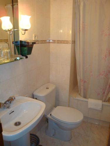 Single Room image 7
