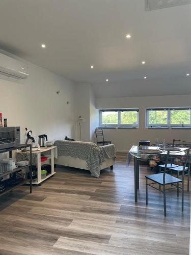 Gîte à la campagne Les Grandes Maisons Espace jacuzzi hammam SPA (Gite a la campagne Les Grandes Maisons Espace jacuzzi hammam SPA) in Lorris