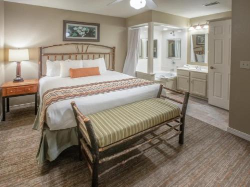 Enjoy All Branson has to offer in this 2BD vacation condo perfect for families in Branson, USA