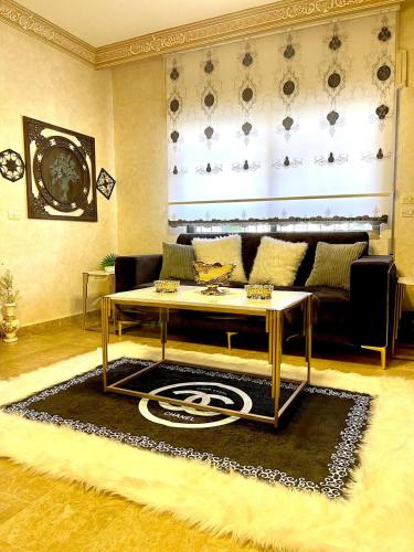 Classy 3 Bedroom Apartment in Amman - image 3