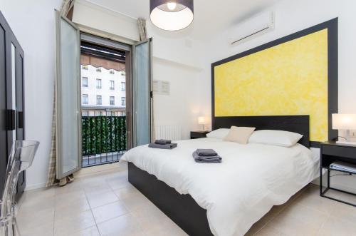 Yellow Room 4