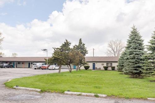 Detroit Home, Metropolitan Airport in Woodhaven, USA