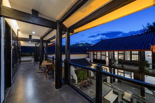 Yunman Sky Cloud Quiet Garden Guesthouse offers breakfast and afternoon tea with free airport shuttle services The hotel provides a platform for visiting the ancient city and Yulong snow, Lijiang (photo 7)