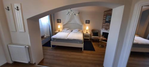 Hotel Excellent – Prague, PA