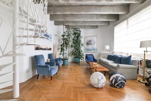 Luxury penthouse with rooftop terrace, Milan