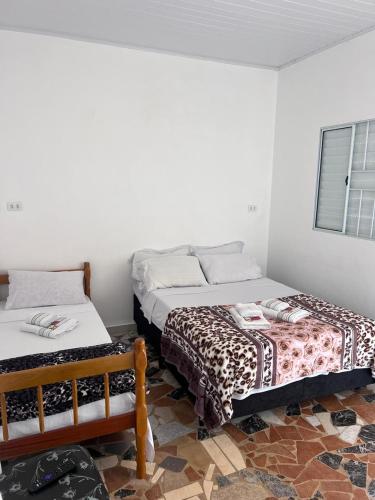 1 double bed, 1 twin bed