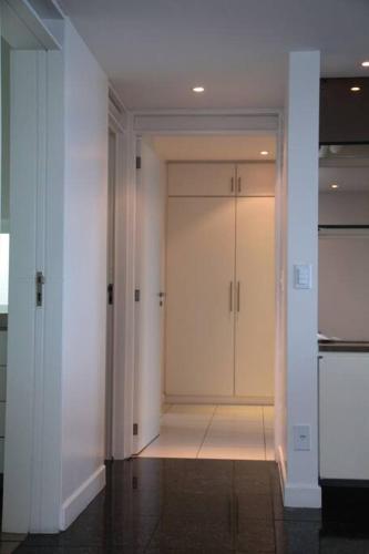 Belo apartamento de cobertura de frente para o mar