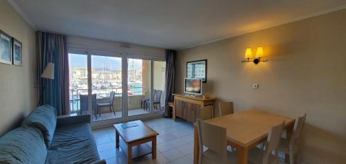 Vue sur Port Frejus pour ce T2-3 Cap Hermes 6 cou - image 3