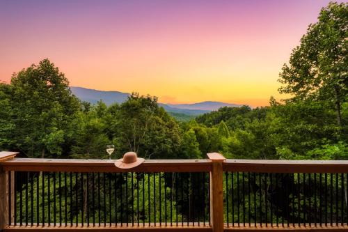 LeConte View - Lodge -Theater- July Deals-Views-GameRm-FirePit-HotTub, Gatlinburg (fotografie 6)