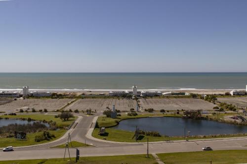 สภาพแวดล้อมโดยรอบ, Departamento con vista al mar in โบสเก เปรัลตา ราโมส