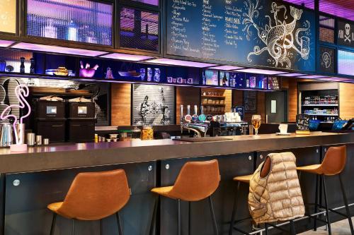 MOXY SOUTHAMPTION - image 13