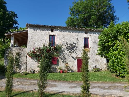 Maison charmante à Sauveterre avec piscine privée gîte à louer Quercy