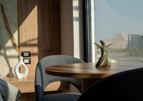 Jacuzzi Paradise Pyramids Panoramic View 504