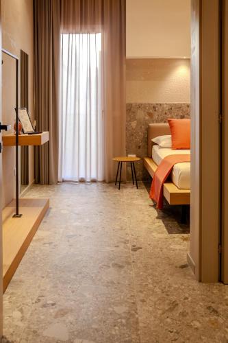 Double Room image 3