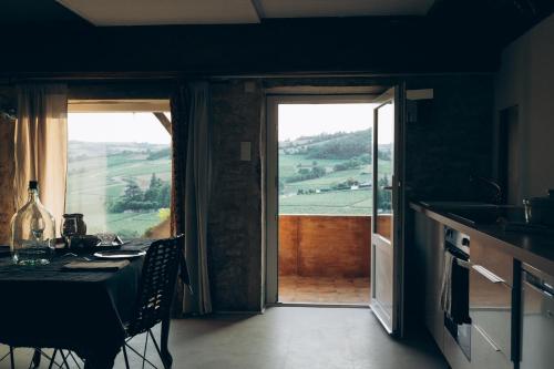 Apkārtne, Cottage en vignoble in Leina