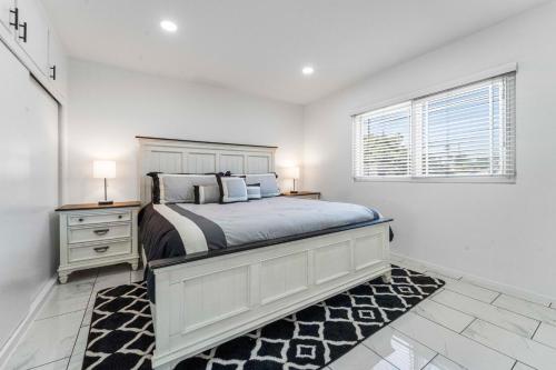 North Hollywood- Near Burbank Airport and Hollywood in McNeil, USA