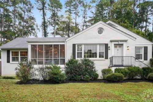Classy utopian escape near Emory in Decatur, USA