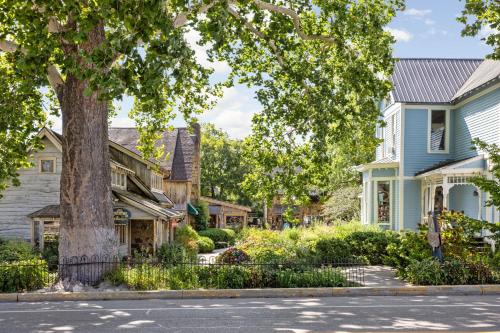 Зручності, Artists Colony in Нашвілл