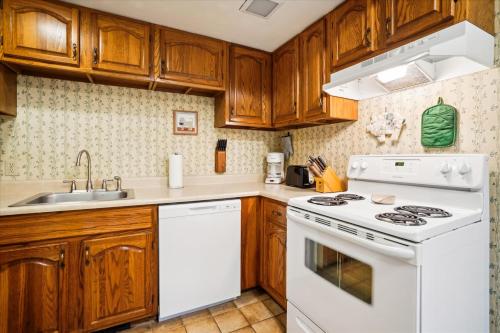 Northside Condo #2 - image 10