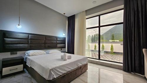 1 queen bed