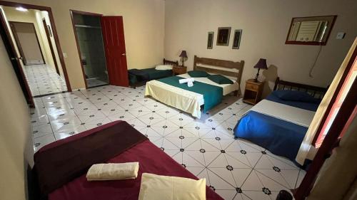 1 double bed, 3 twin beds