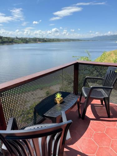 Double Room with Lake View image 1
