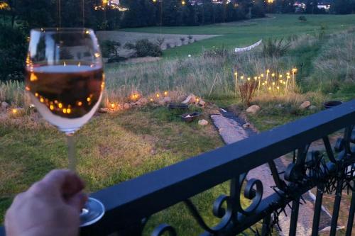 Camping im Igluzelt im Privatgarten mit warmer Lutzmatratze und Komfort Schluchtern Main-Kinzig in Schluchtern