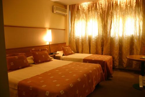 Classic Triple Room image 1