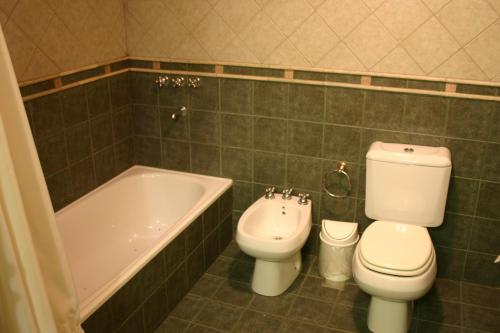 Classic Double or Twin Room image 2