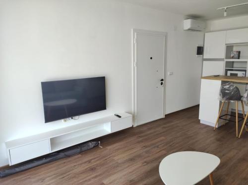 One-Bedroom Apartment with River View image 8