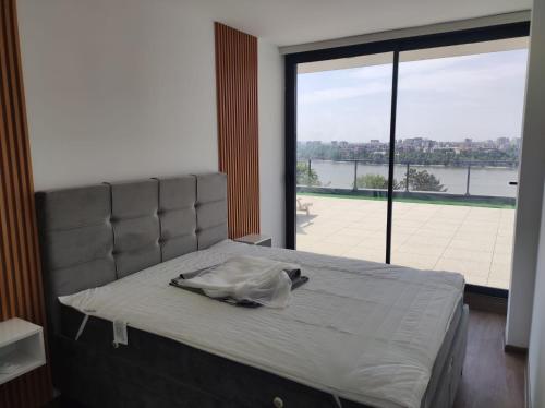One-Bedroom Apartment with River View image 4