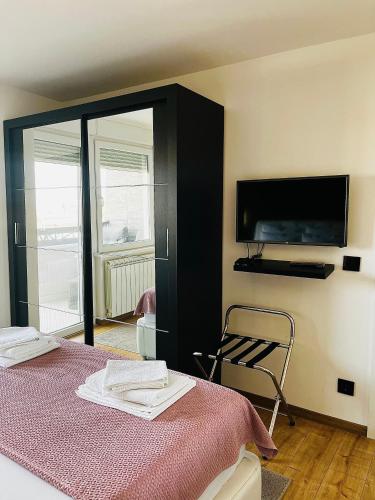 Apartment Black Diamond - Vracar Belgrade - image 5