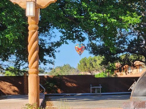 Red Mountain Manor vineyard and guesthouse in Rio Rancho, USA