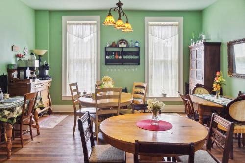 America Room at Main Street Bed & Breakfast None in Glasgow, USA